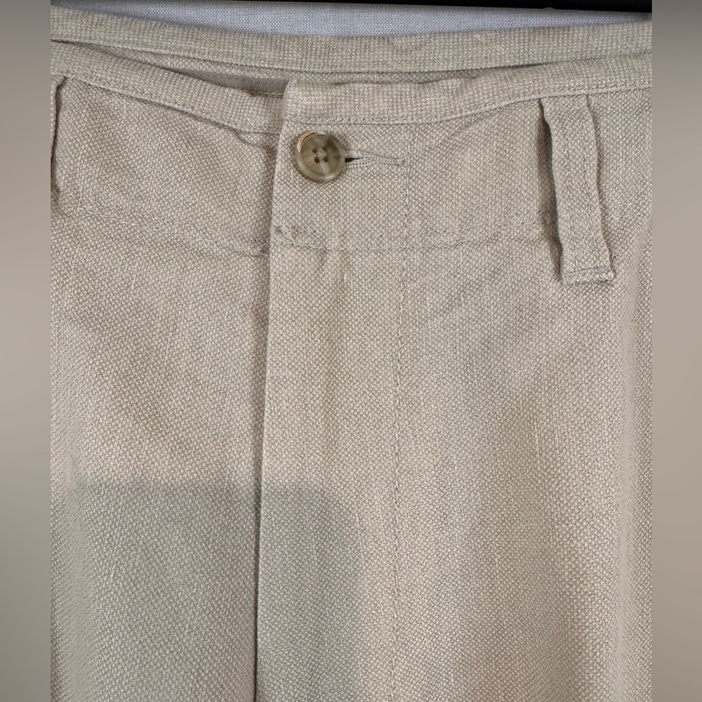 Tommy Bahama silk linen cargo pants size 33

In Excellent Condition! - Picture 4 of 14